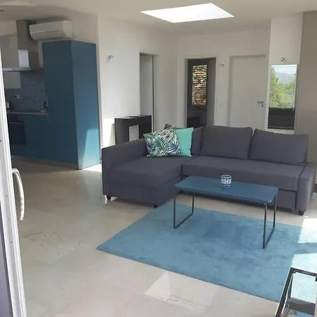 Villa Els Cards - Sitges: Relax By Pool & Pine Trees